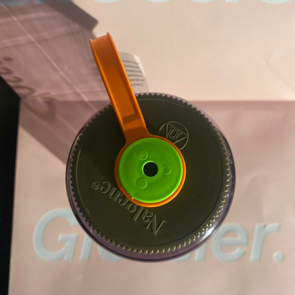 Glossier Seattle Water Bottle NWT - Picture 4 of 4